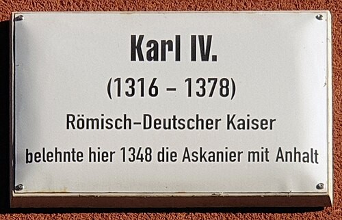 Kaiser Karl IV. gibt  Anhalt den Ascharien zum Lehen 